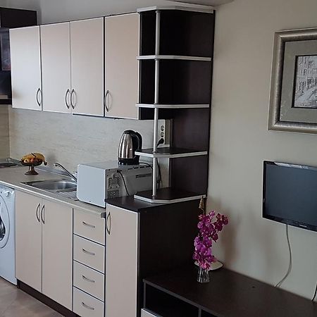 Tashevi Apartments Pomorie Buitenkant foto
