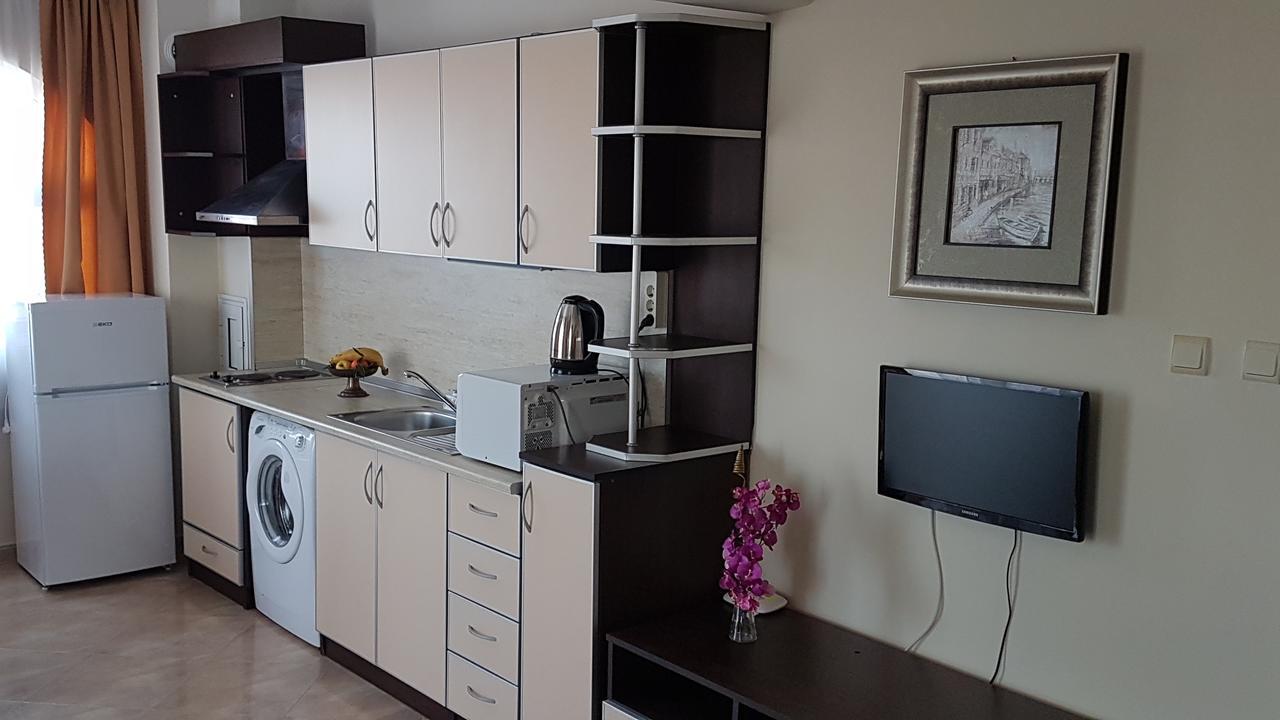 Tashevi Apartments Pomorie Buitenkant foto