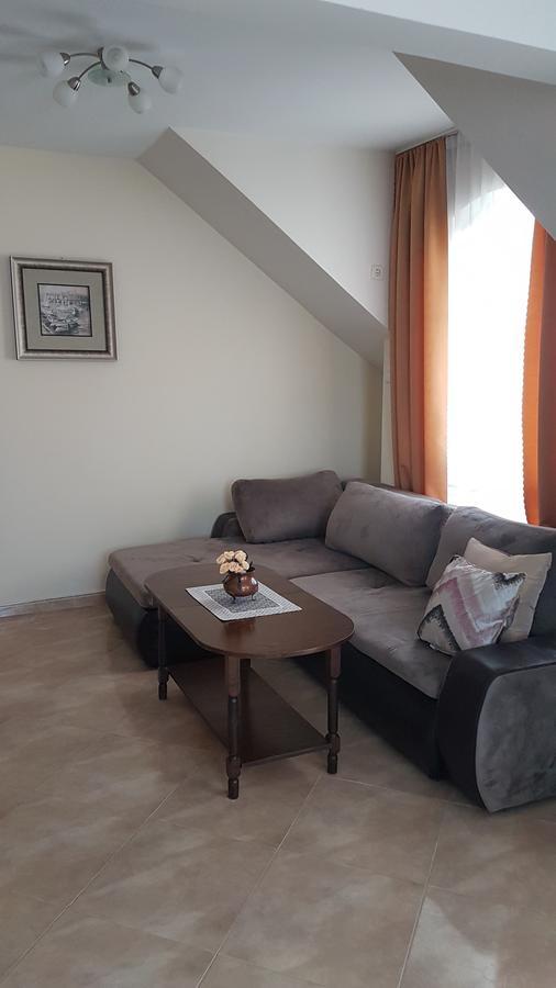 Tashevi Apartments Pomorie Buitenkant foto