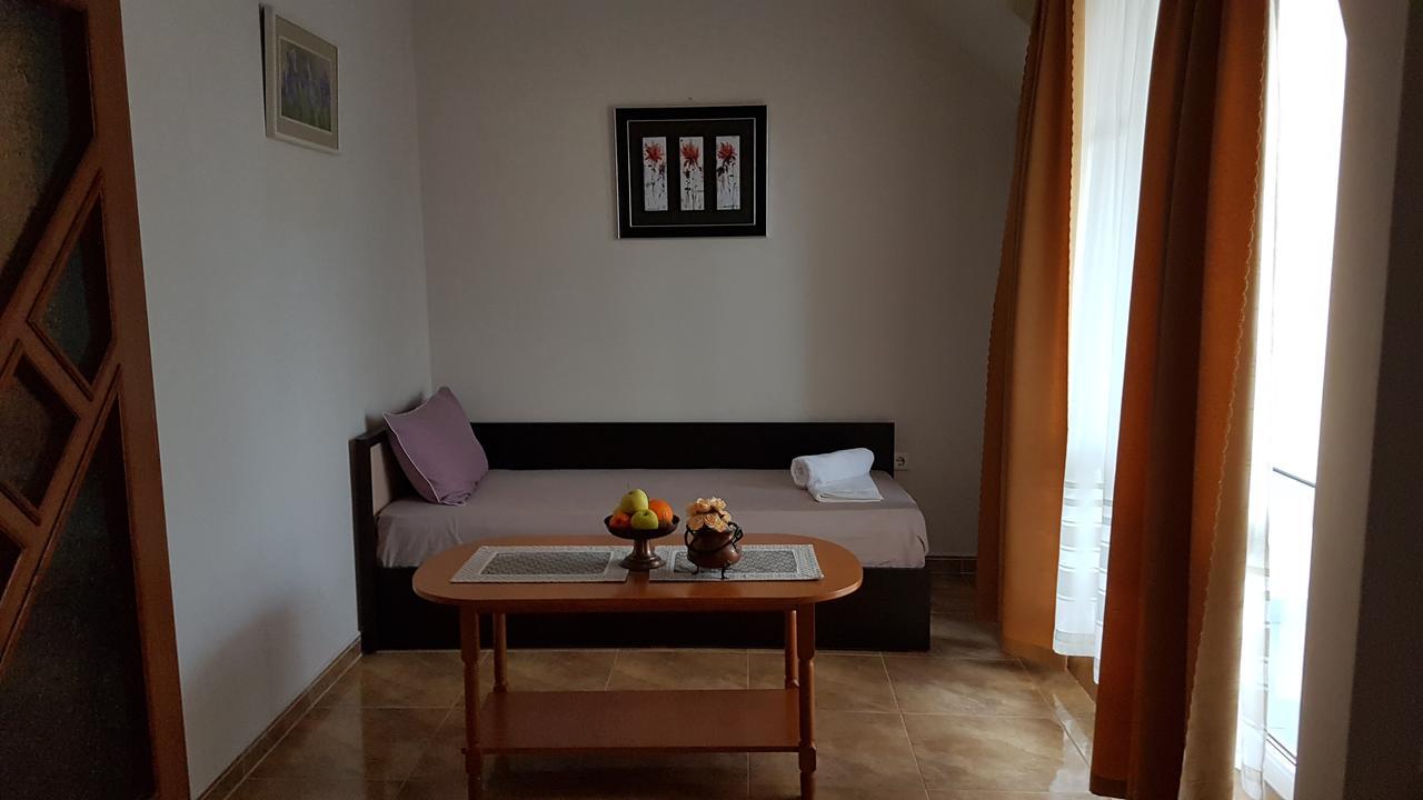 Tashevi Apartments Pomorie Buitenkant foto