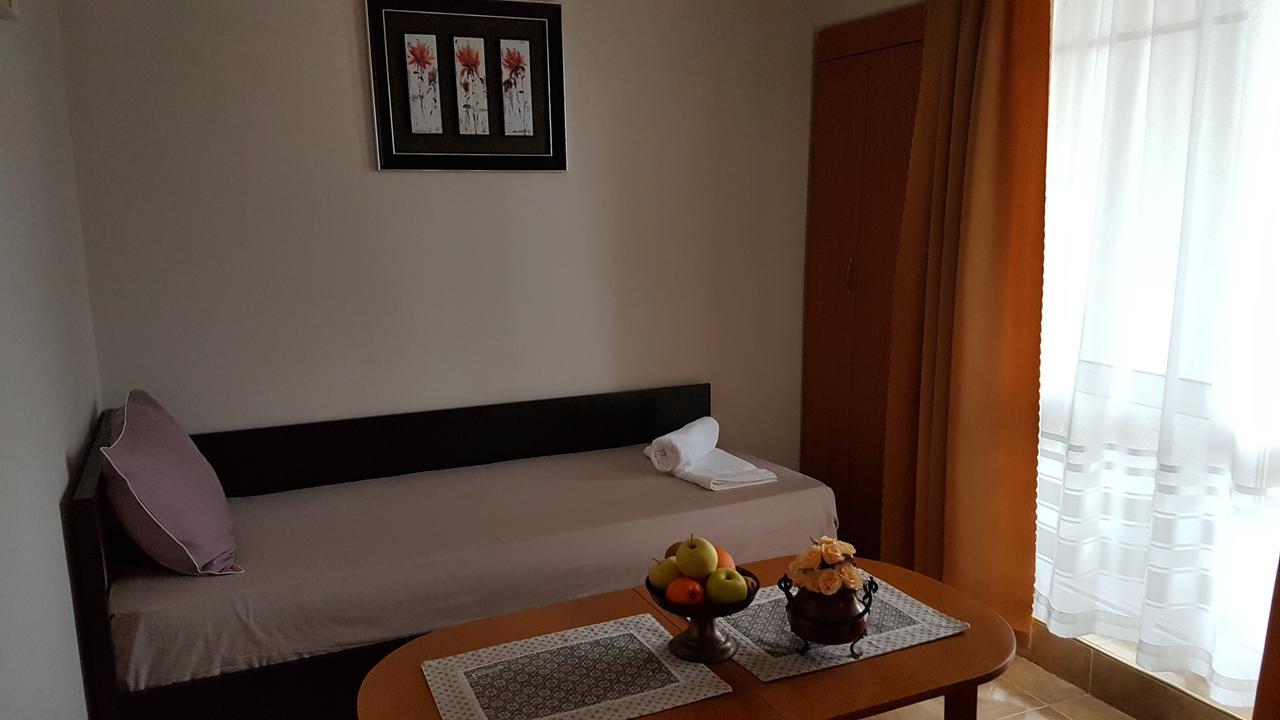 Tashevi Apartments Pomorie Buitenkant foto